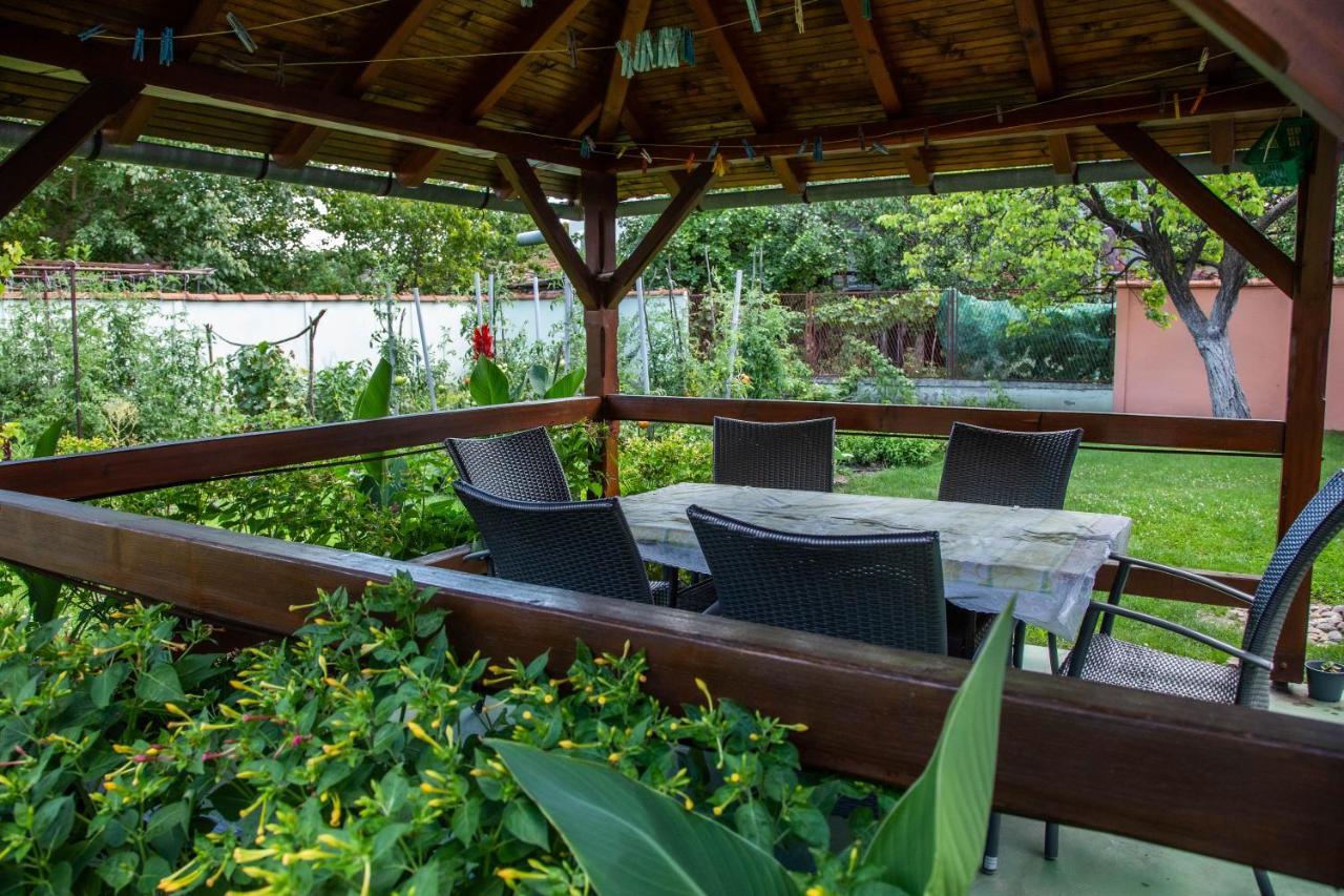 Garden Apartment 2 Суботица Экстерьер фото
