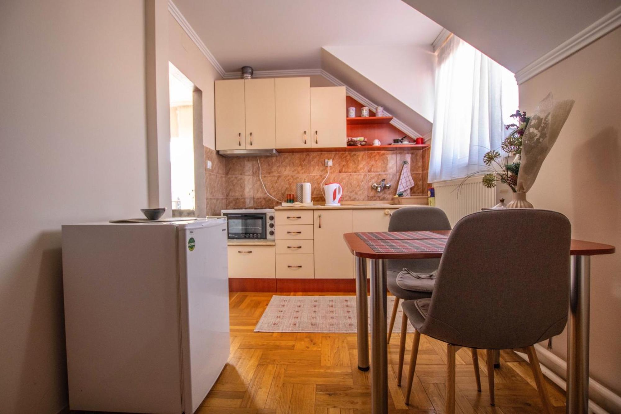 Garden Apartment 2 Суботица Экстерьер фото